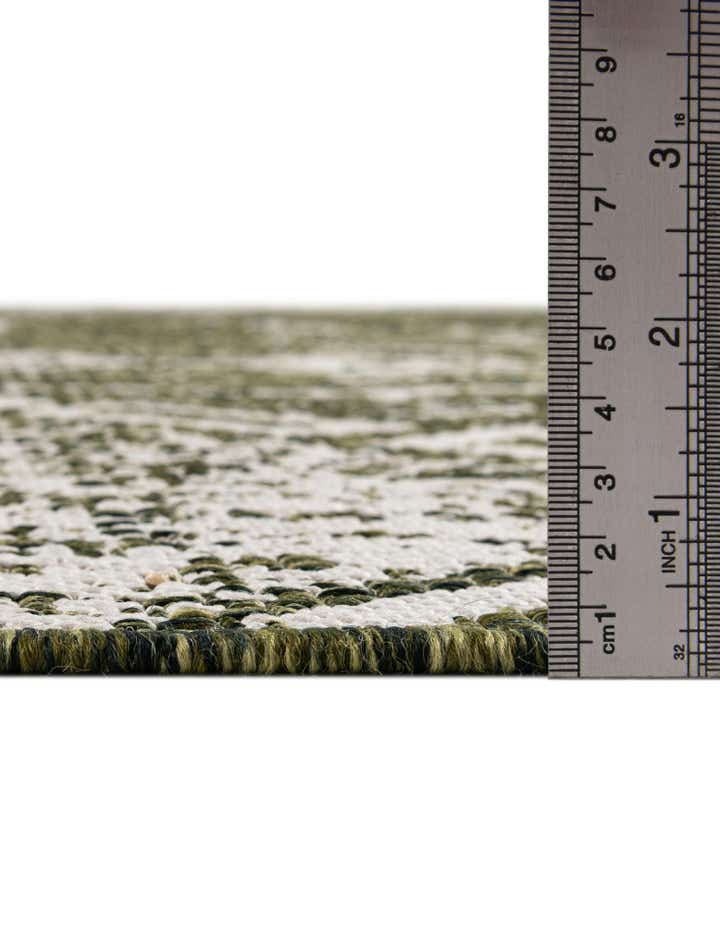 7' 10 x 7' 10 Easy-Clean Bohemian Indoor / Outdoor Round Rug