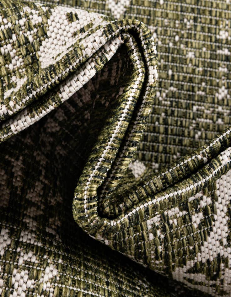 Detail image of 4' x 4' Easy-Clean Bohemian Indoor / Outdoor Round Rug