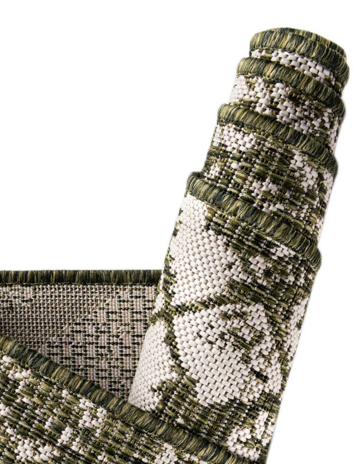 Detail image of 10' 8 x 10' 8 Easy-Clean Bohemian Indoor / Outdoor Round Rug