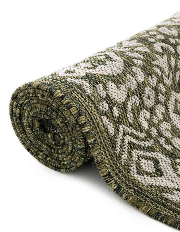 Detail image of 7' 10 x 7' 10 Easy-Clean Border Indoor / Outdoor Round Rug