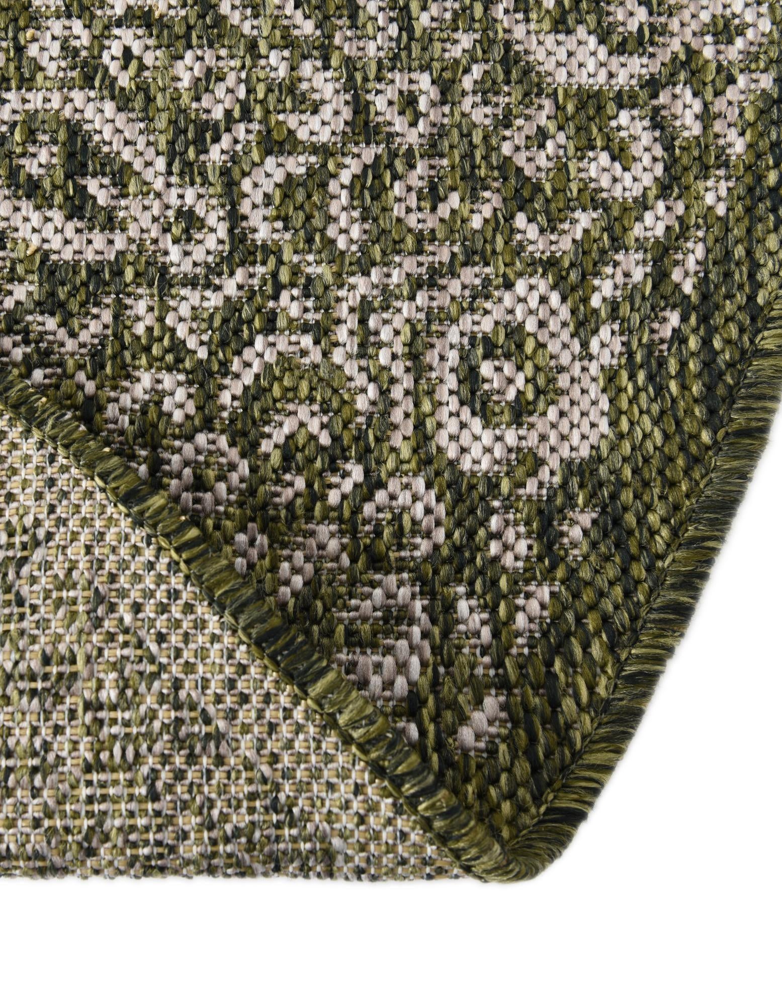 10' 8 x 10' 8 Easy-Clean Border Indoor / Outdoor Round Rug