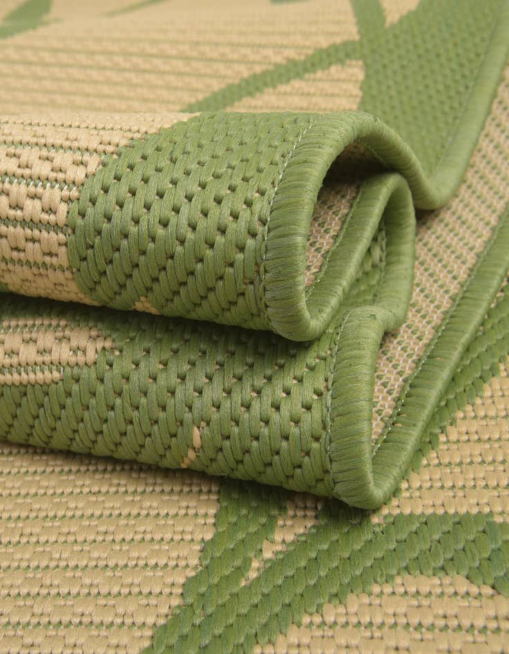 Detail image of 6' x 6'  Washable Botanical Indoor / Outdoor Round Rug