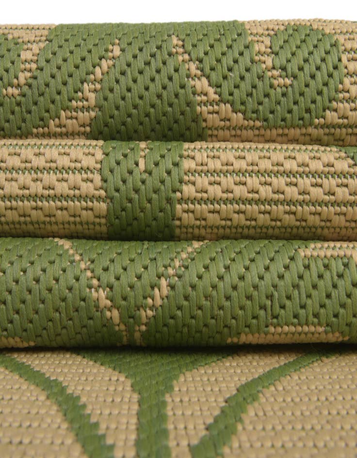 Detail image of 6' x 6'  Washable Botanical Indoor / Outdoor Round Rug