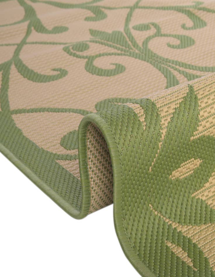 Detail image of 6' x 6'  Washable Botanical Indoor / Outdoor Round Rug