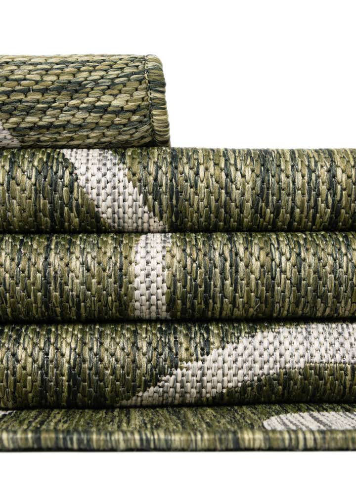 10' 8 x 10' 8 Easy-Clean Botanical Indoor / Outdoor Round Rug