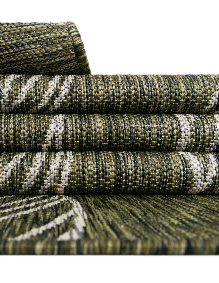 Detail image of 5' 3 x 5' 3 Easy-Clean Botanical Indoor / Outdoor Round Rug