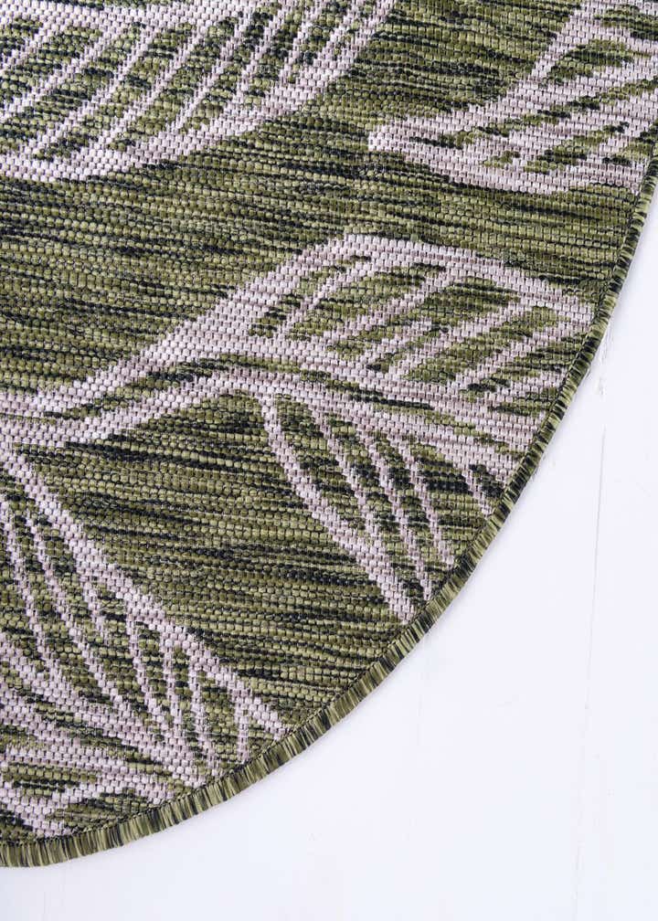 5' 3 x 5' 3 Easy-Clean Botanical Indoor / Outdoor Round Rug