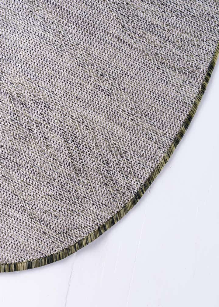 5' 3 x 5' 3 Easy-Clean Botanical Indoor / Outdoor Round Rug