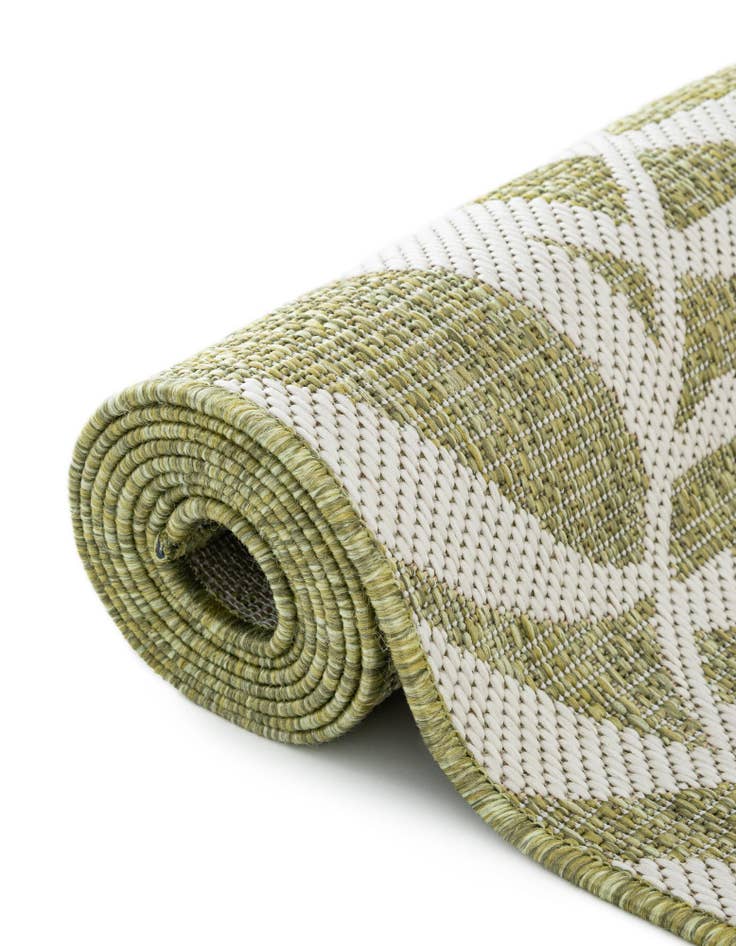 Detail image of 10' 8 x 10' 8 Easy-Clean Botanical Indoor / Outdoor Round Rug