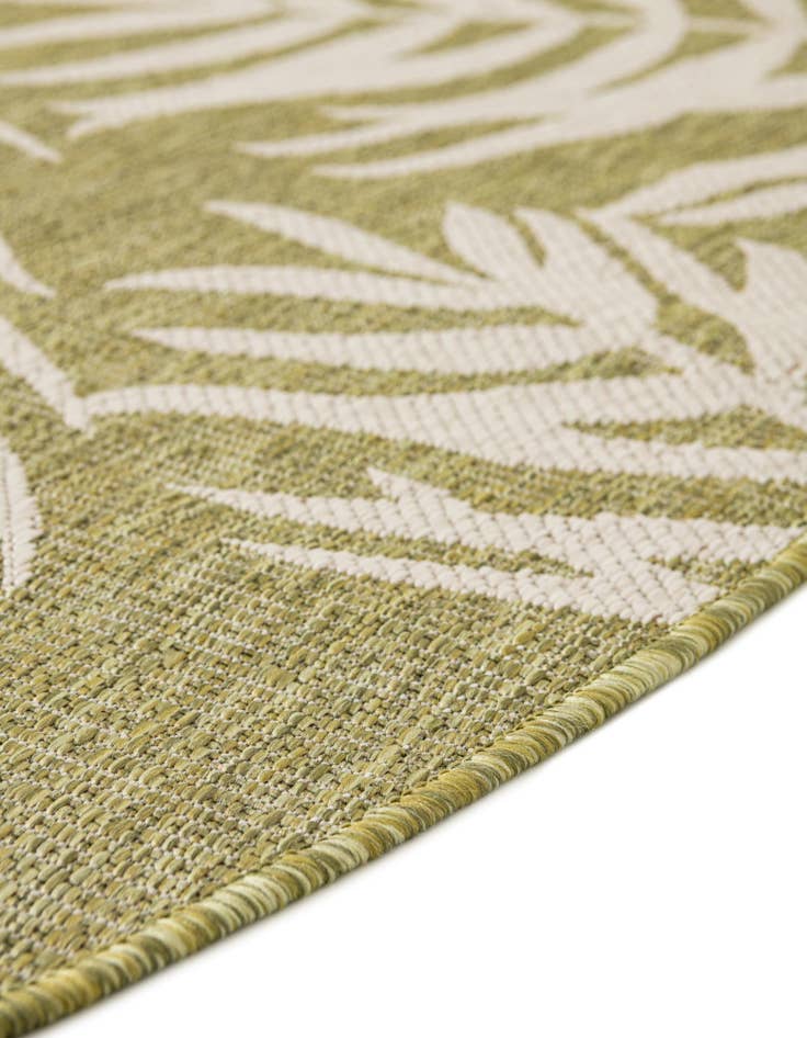 Detail image of 7' 10 x 7' 10 Easy-Clean Botanical Indoor / Outdoor Round Rug