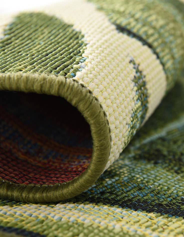 Detail image of 4' x 4' Easy-Clean Botanical Indoor / Outdoor Round Rug