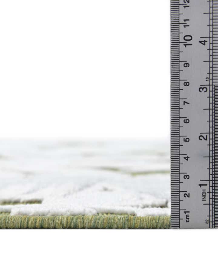 8' 2 x 8' 2 Easy-Clean Botanical Indoor / Outdoor Round Rug