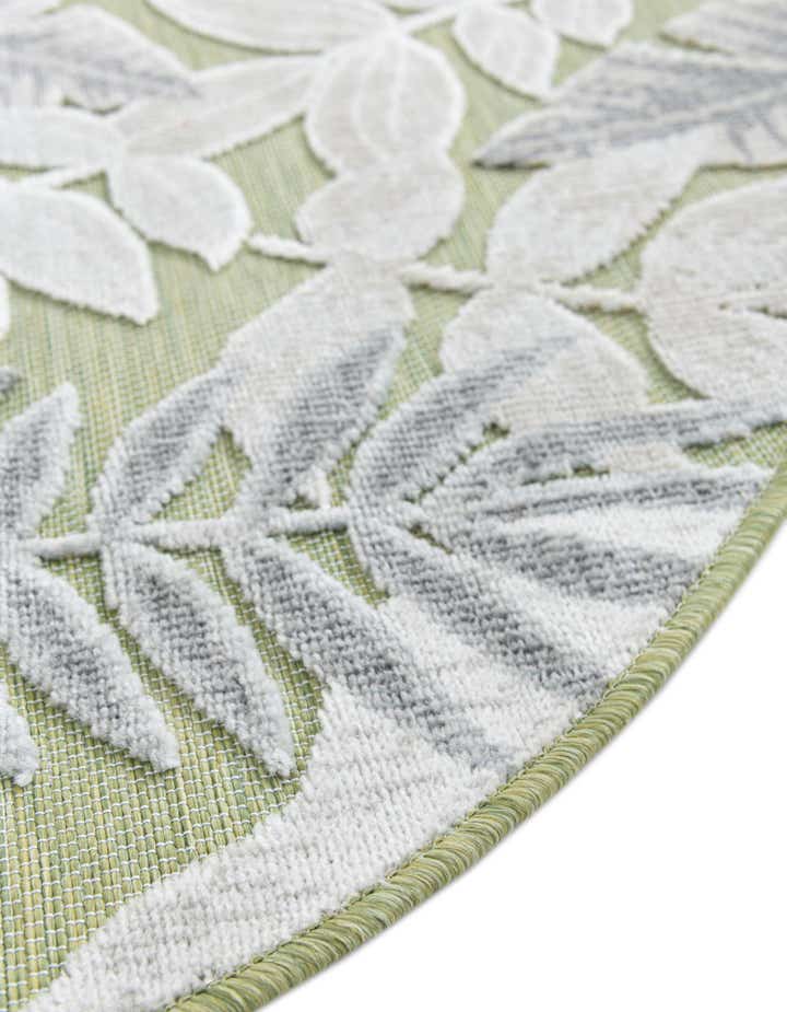 8' 2 x 8' 2 Easy-Clean Botanical Indoor / Outdoor Round Rug