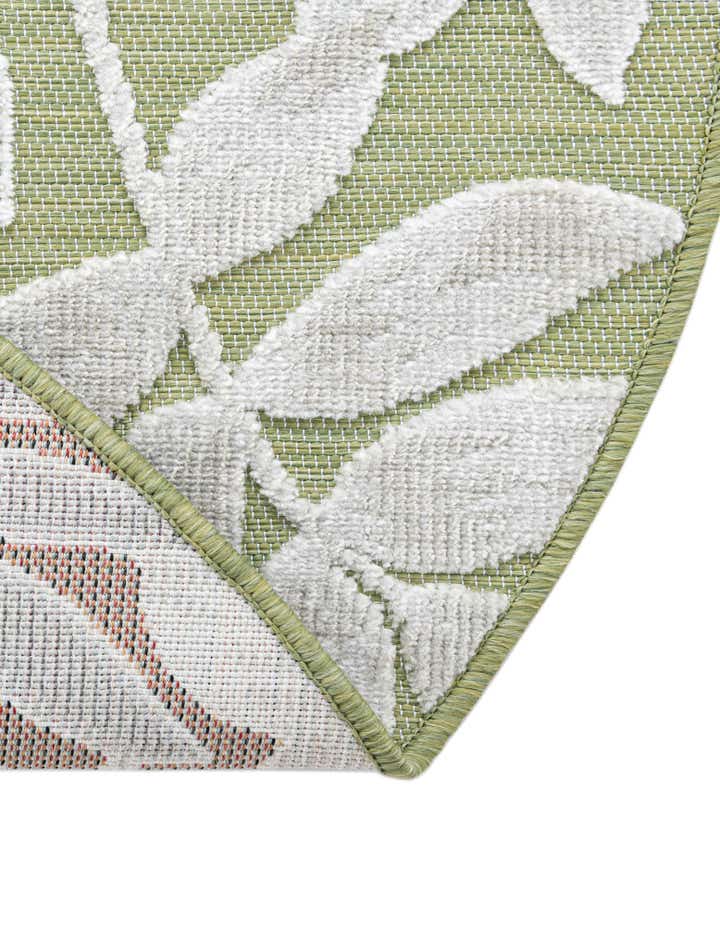 8' 2 x 8' 2 Easy-Clean Botanical Indoor / Outdoor Round Rug