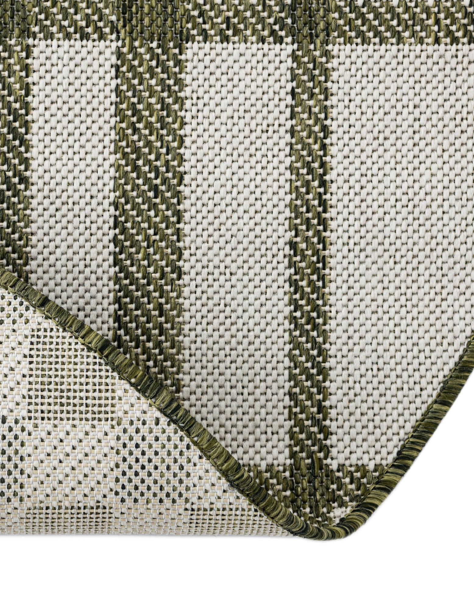 6' x 6' Easy-Clean Checkered Indoor / Outdoor Round Rug