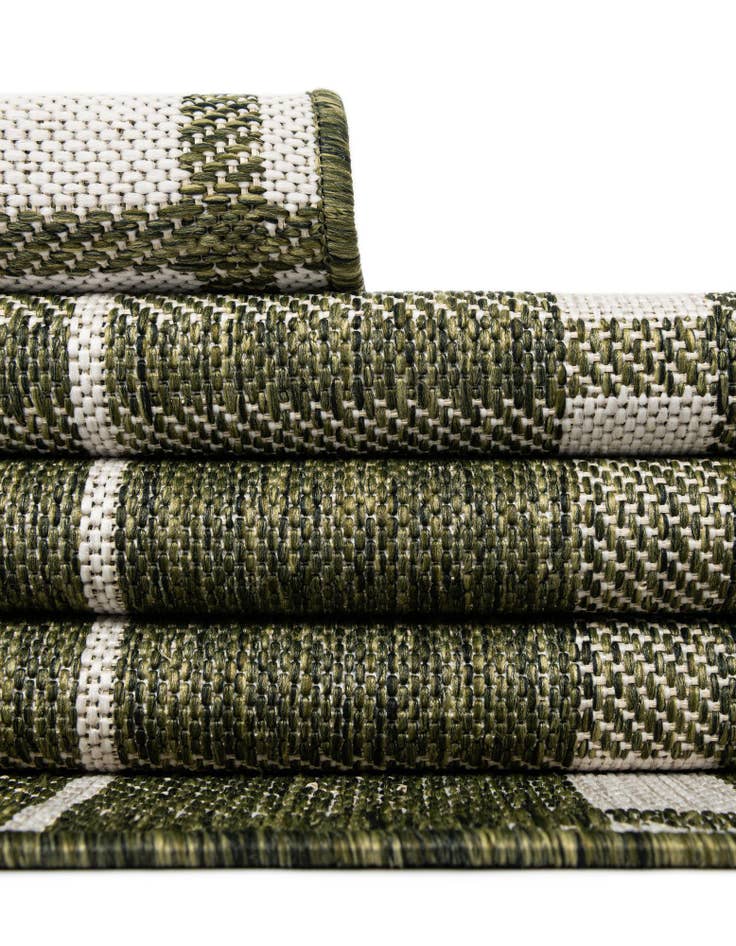 Detail image of 3' x 3' Easy-Clean Checkered Indoor / Outdoor Round Rug