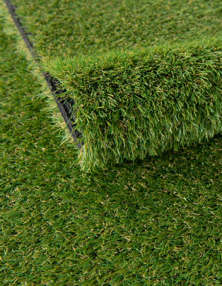 Detail image of 10' x 10' Easy-Clean Grass Indoor / Outdoor Round Rug