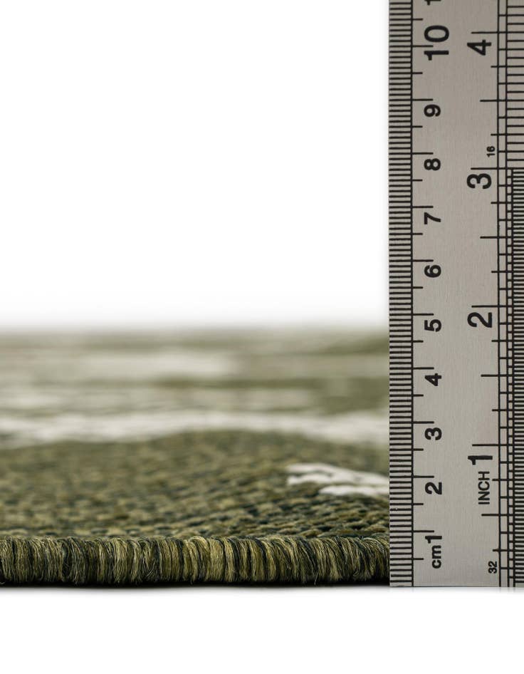 Detail image of 5' 3 x 5' 3 Easy-Clean Holiday Indoor / Outdoor Round Rug