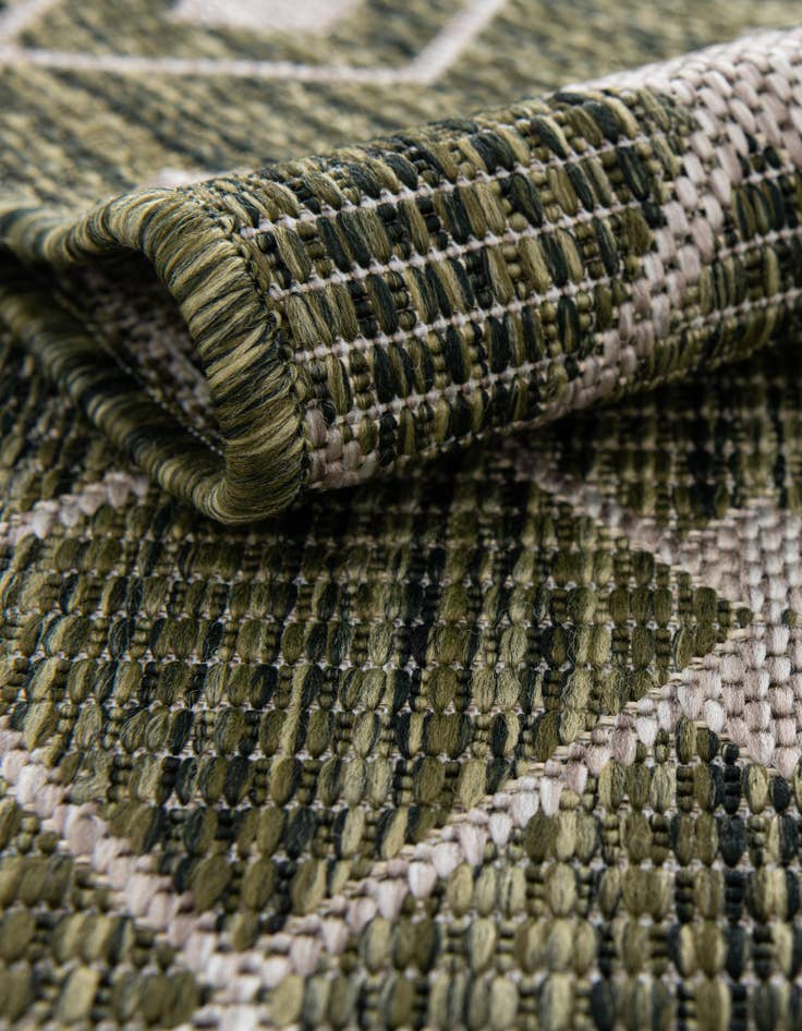 Detail image of 4' x 4' Washable Lattice Indoor / Outdoor Round Rug