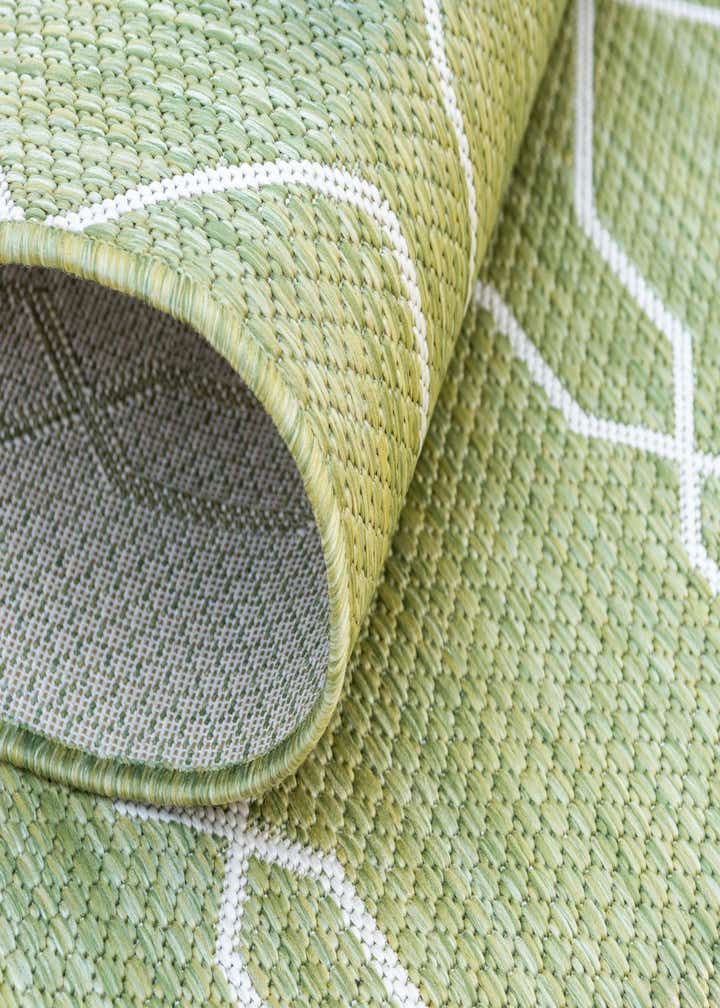 4' x 4' Easy-Clean Lattice Indoor / Outdoor Round Rug