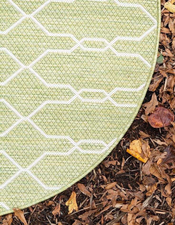 Detail image of 4' x 4' Washable Lattice Indoor / Outdoor Round Rug