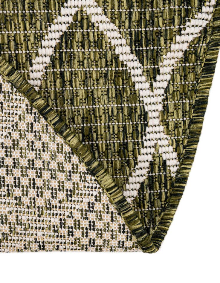 Detail image of 10' x 10' Washable Lattice Indoor / Outdoor Round Rug