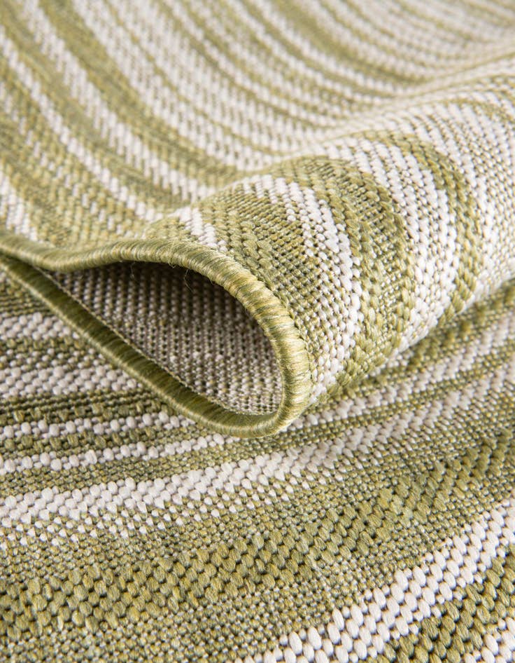 Detail image of 4' x 4' Easy-Clean Modern Indoor / Outdoor Round Rug