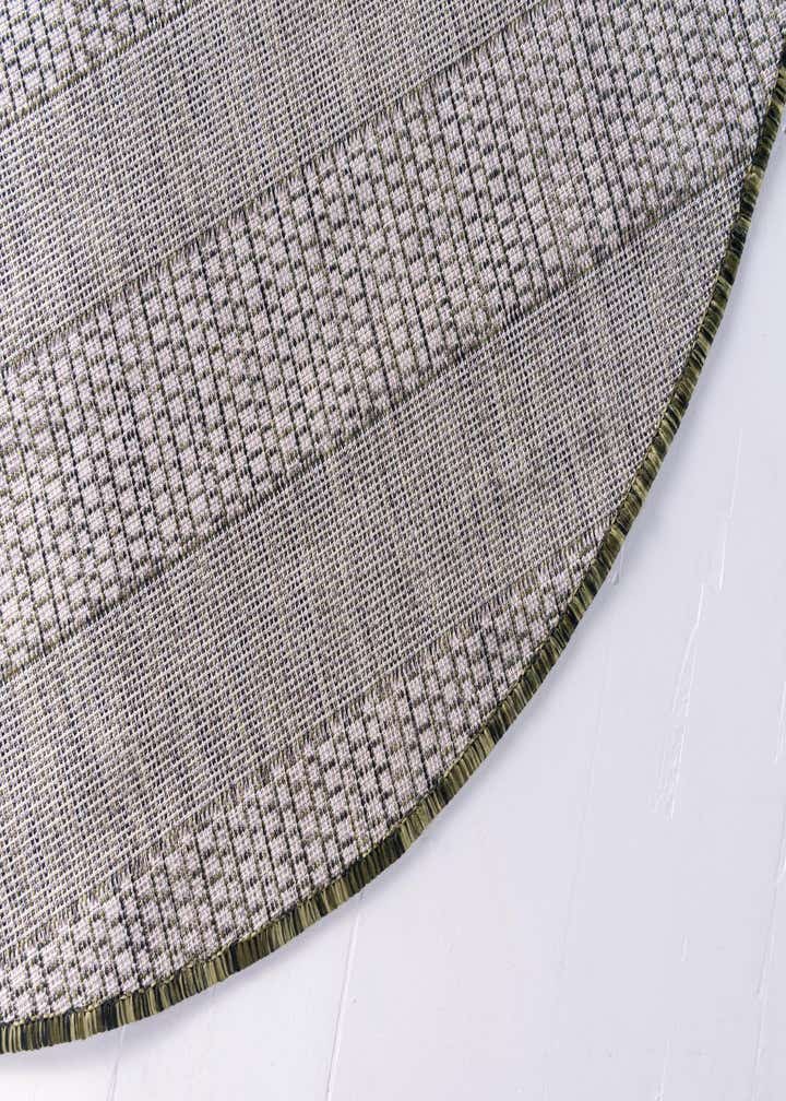 6' x 6' Easy-Clean Ribbon Indoor / Outdoor Round Rug