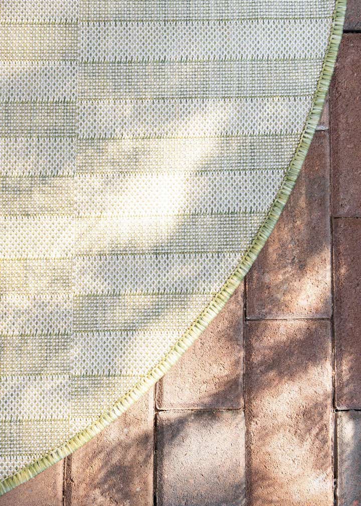 12' x 12' Easy-Clean Ribbon Indoor / Outdoor Round Rug