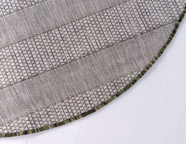 10' x 10' Easy-Clean Striped Indoor / Outdoor Round Rug
