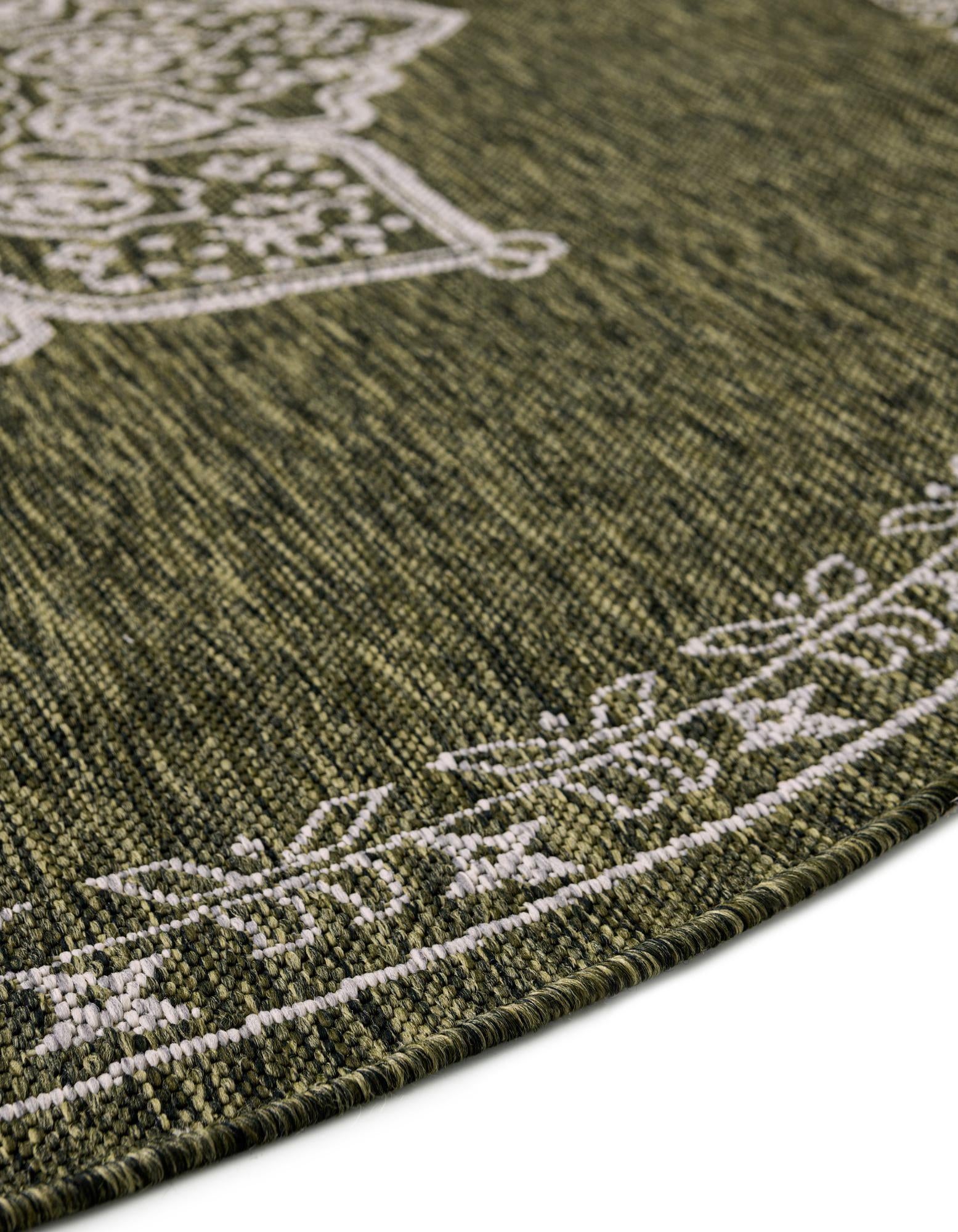 10' x 10' Easy-Clean Traditional Indoor / Outdoor Round Rug