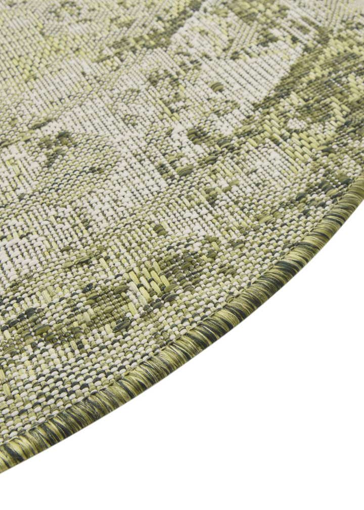 10' x 10' Easy-Clean Traditional Indoor / Outdoor Round Rug