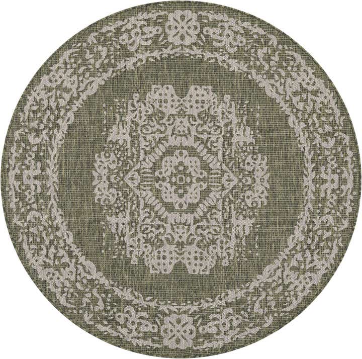 5' 3 x 5' 3 Easy-Clean Traditional Indoor / Outdoor Round Rug