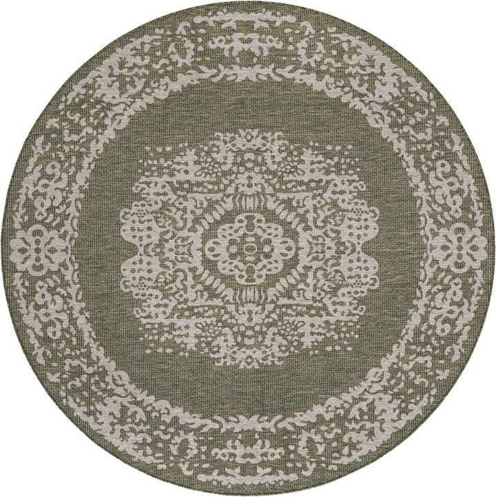 7' 10 x 7' 10 Easy-Clean Traditional Indoor / Outdoor Round Rug