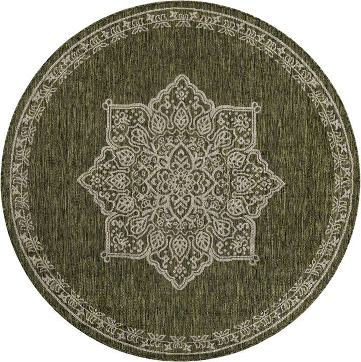 5' 3 x 5' 3 Easy-Clean Traditional Indoor / Outdoor Round Rug