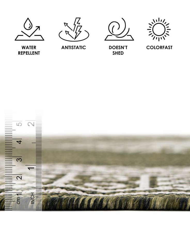 Detail image of 13' x 13'  Washable Traditional Indoor / Outdoor Round Rug