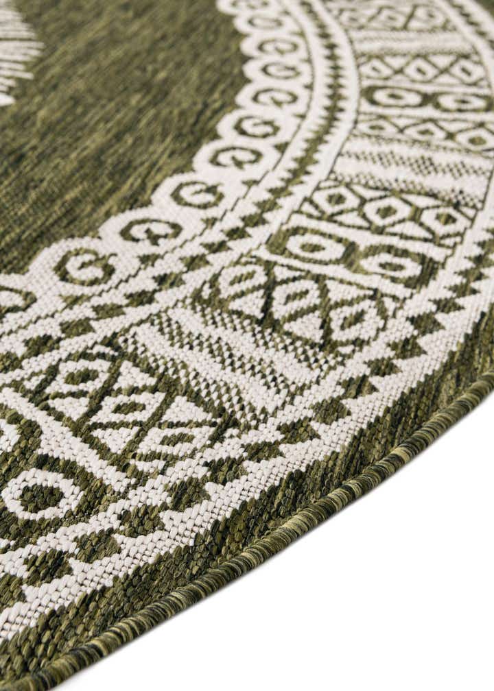 10' x 10' Easy-Clean Traditional Indoor / Outdoor Round Rug