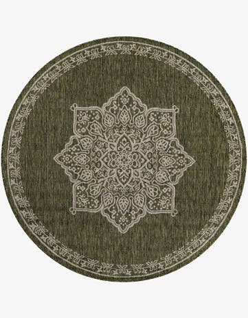 5' 3 x 5' 3 Easy-Clean Traditional Indoor / Outdoor Round Rug