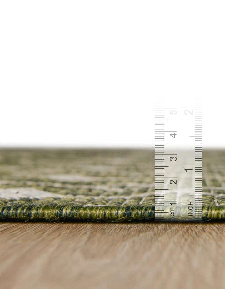 10' 8 x 10' 8 Easy-Clean Trellis Indoor / Outdoor Round Rug