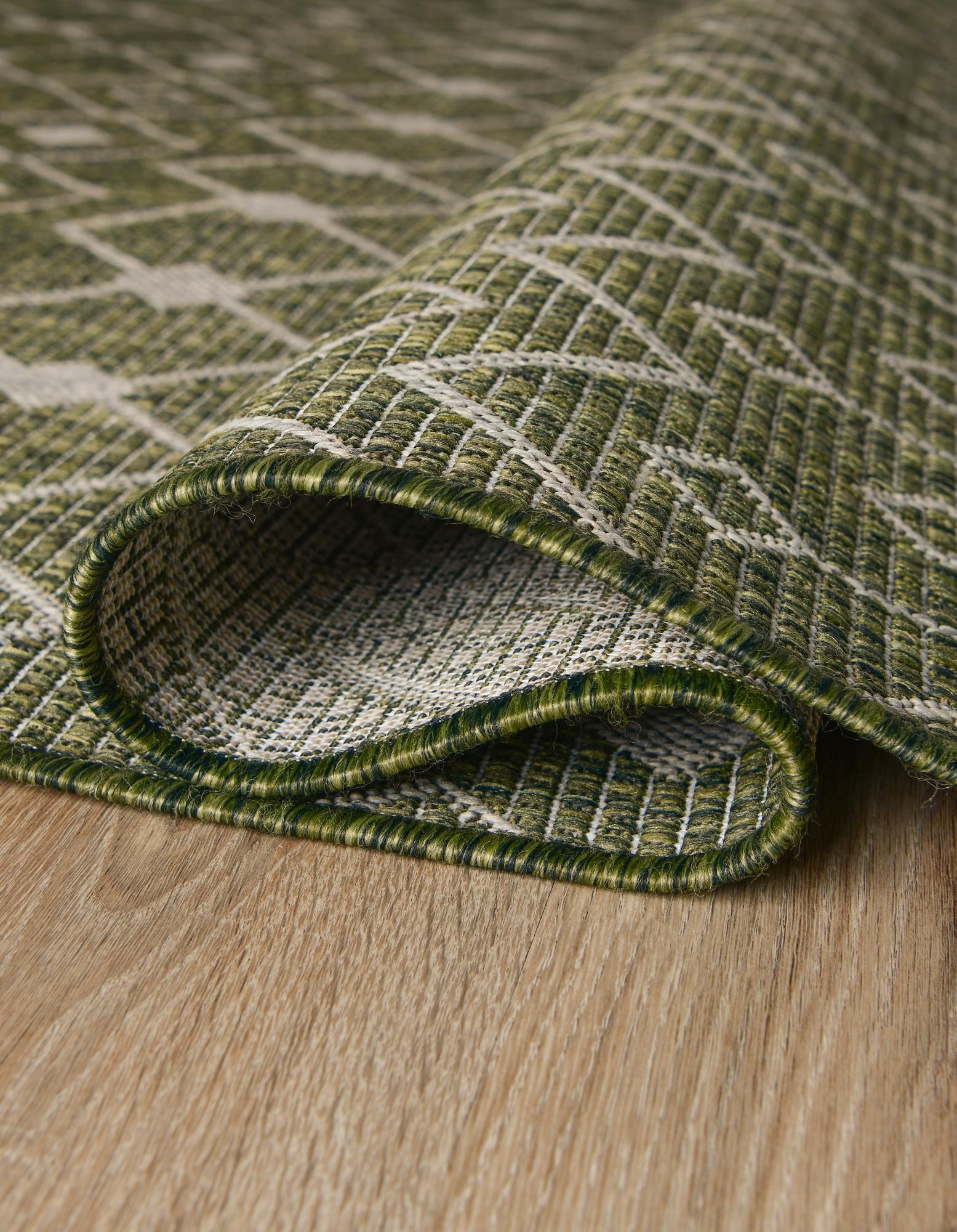 4' x 4' Easy-Clean Trellis Indoor / Outdoor Round Rug