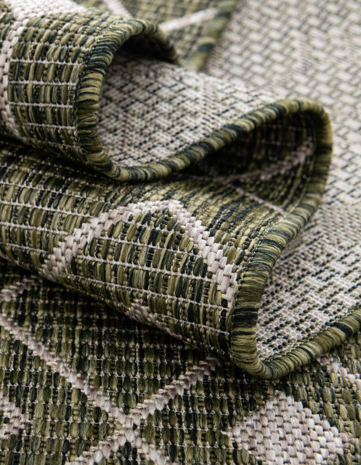 Detail image of 4' x 4'  Washable Trellis Indoor / Outdoor Round Rug