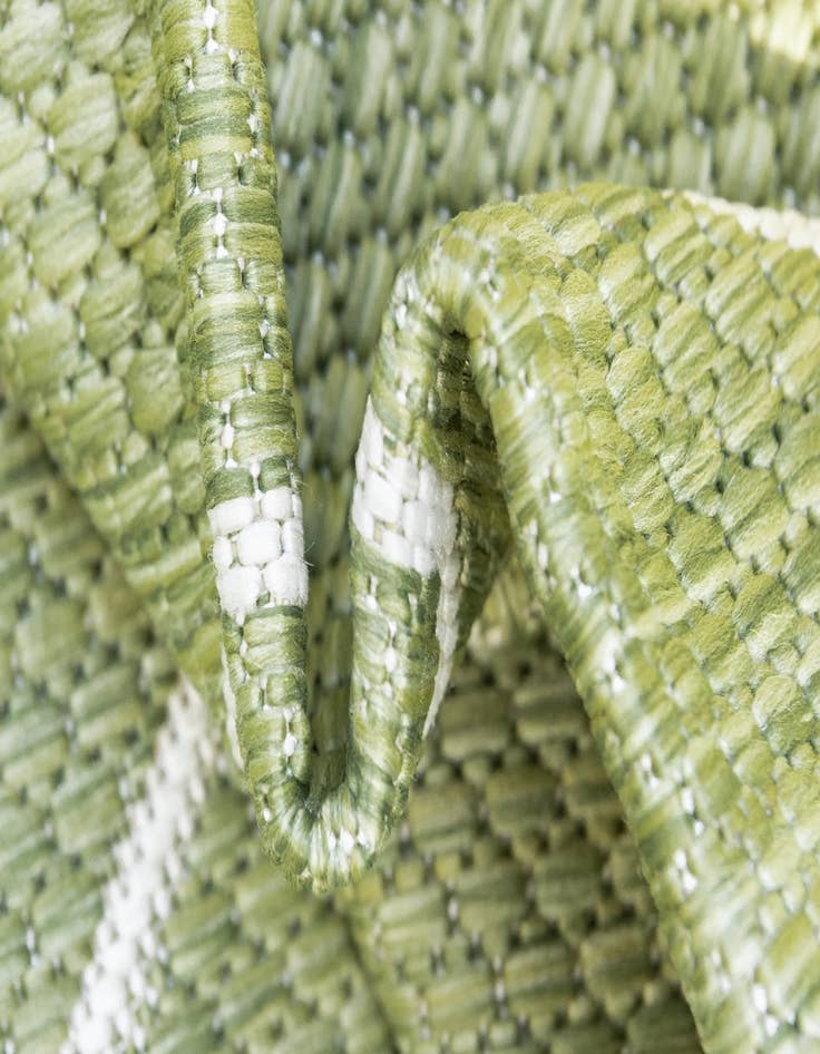 Detail image of 4' x 4'  Washable Trellis Indoor / Outdoor Round Rug