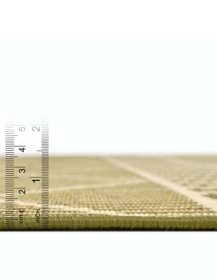 Detail image of 7' 10 x 7' 10  Washable Trellis Indoor / Outdoor Round Rug