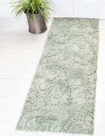 2' 7 x 10' Floral Shag Runner Rug