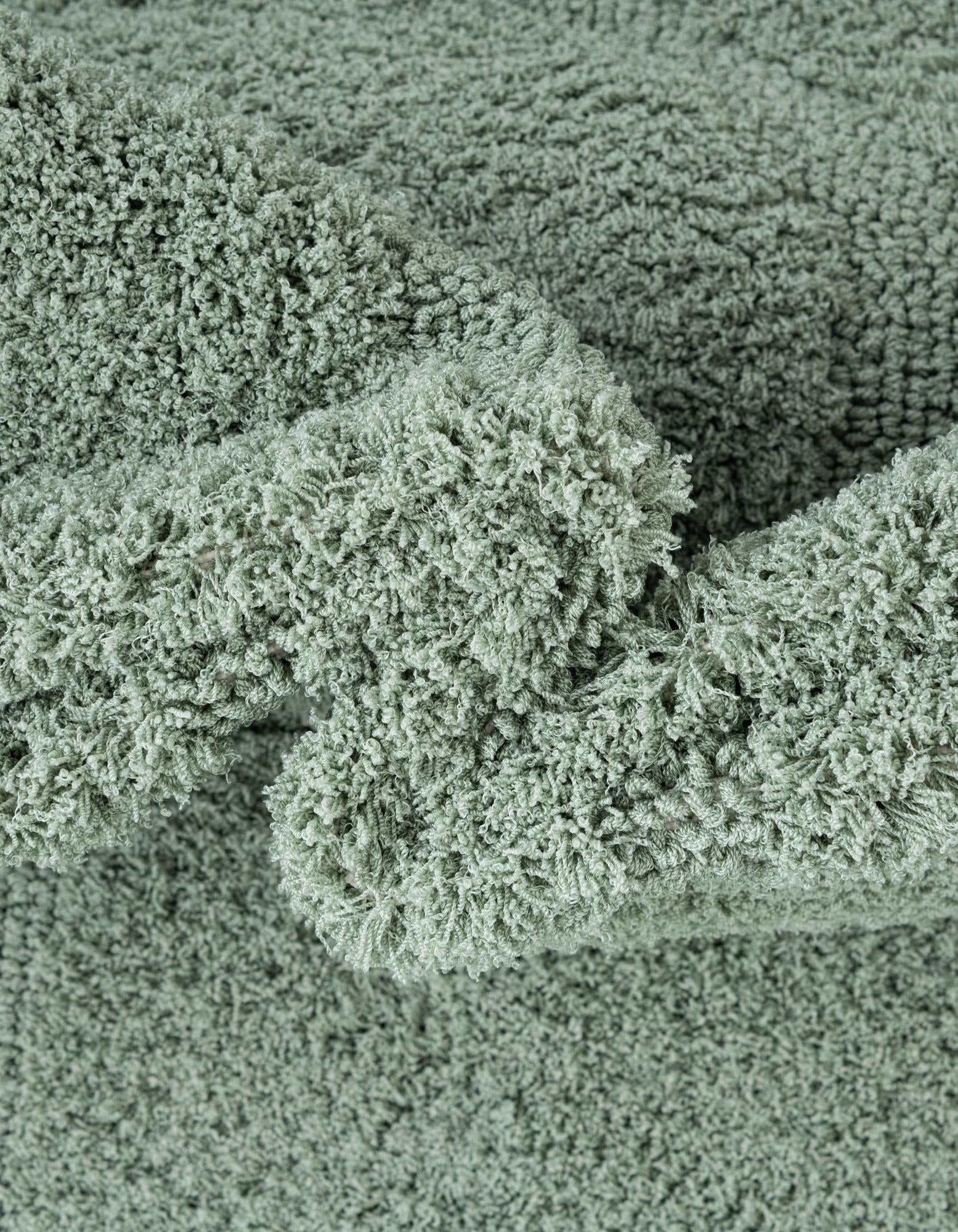 2' 7 x 10' Floral Shag Runner Rug