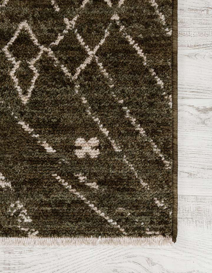 2' x 6' 3 Grand Tradition Runner Rug