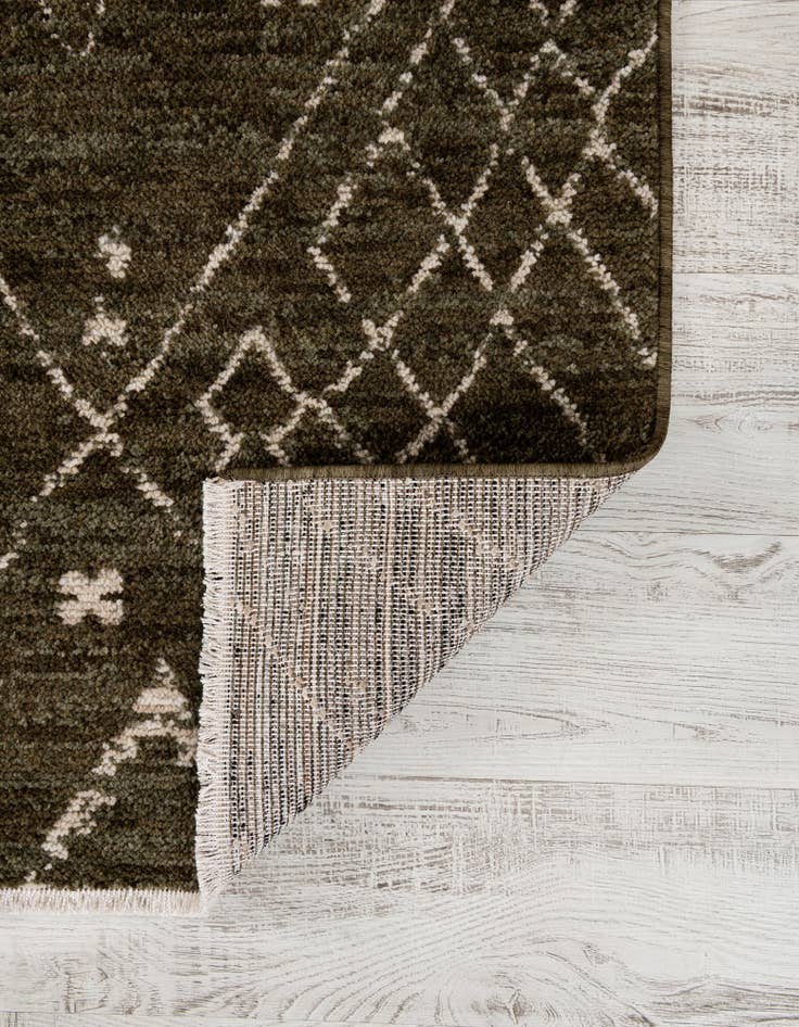 Detail image of 2' x 7' 7 Grand Tradition Runner Rug