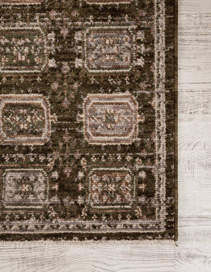 Detail image of 2' x 6' 3 Grand Tradition Runner Rug