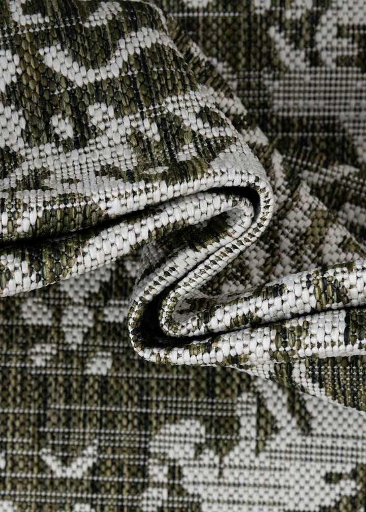 2' x 6' Easy-Clean Jill Zarin Dubai Indoor / Outdoor Runner Rug