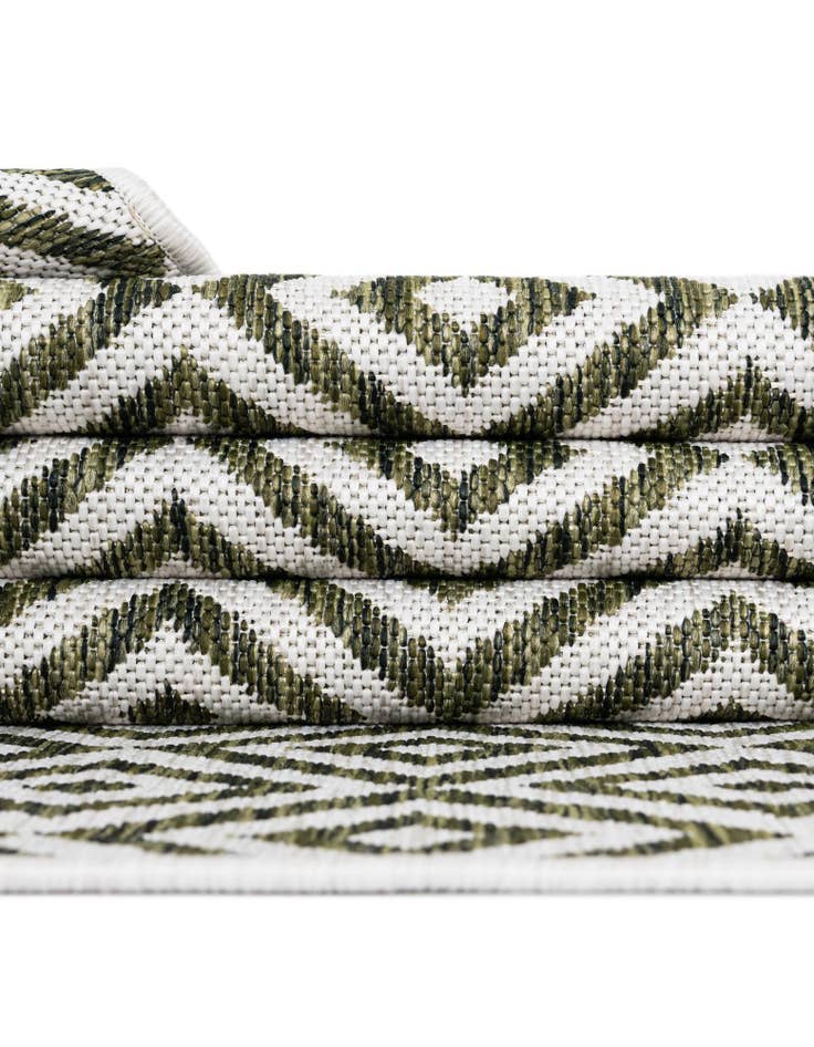 Detail image of 2' x 8' Easy-Clean Jill Zarin Costa Rica Indoor / Outdoor Runner Rug